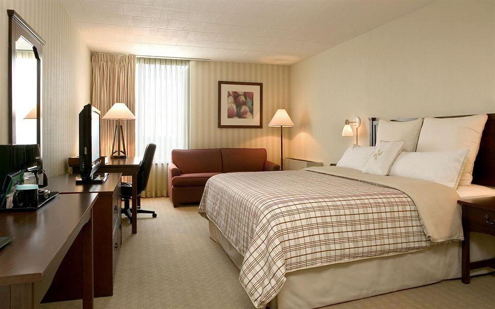 Ramada By Wyndham Greensburg Hotel & Conference Center الغرفة الصورة